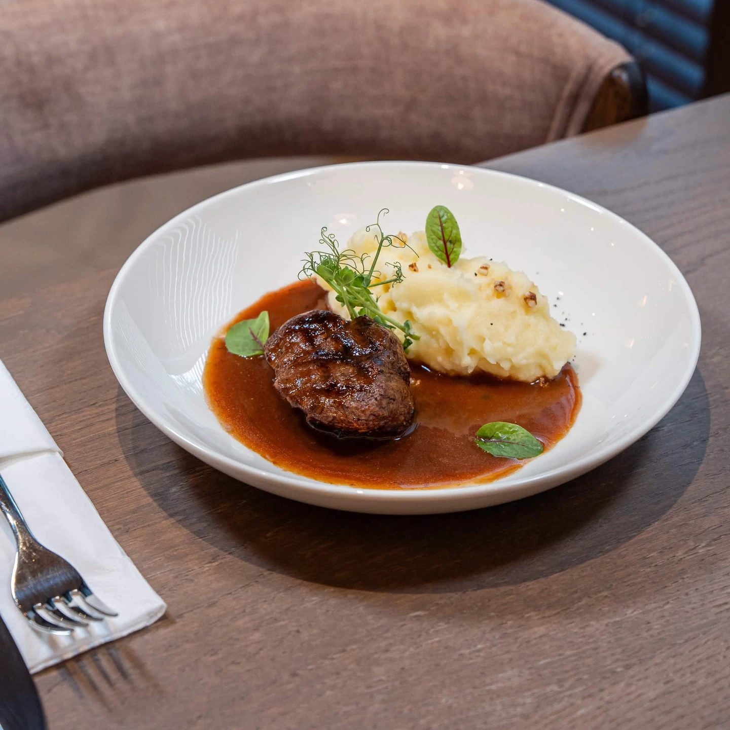 Filet mignon cu sos de trufe