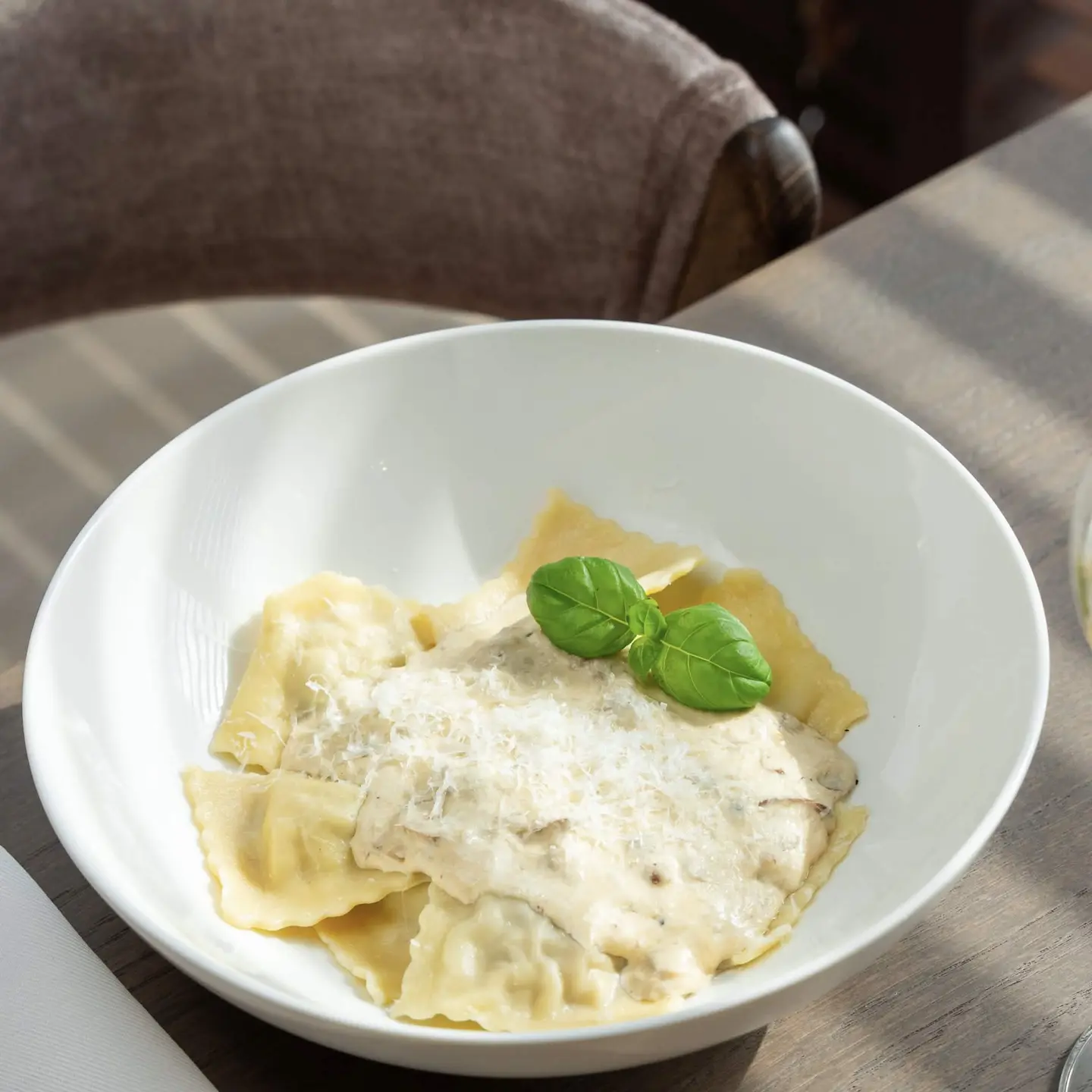Ravioli cu pui în sos de hribi